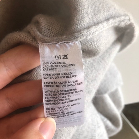 Saks Fifth Avenue 100% cashmere sweater - Picture 6 of 9